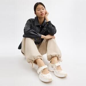 COACH Women's 8.5B Chalk Lace Mary Jane Sneakers Casual Comfort Luxury LM2-13